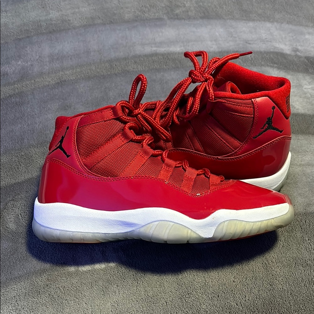 Jordan 11 (Win Like 96) Red Colorway Men Size 9